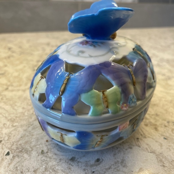 The Music Box Co.The Ann Rosa Collection - Beautiful - Picture 13 of 13